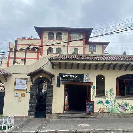 Kituandes Hotel Quito Buitenkant foto