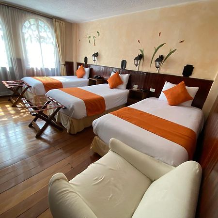 Kituandes Hotel Quito Buitenkant foto