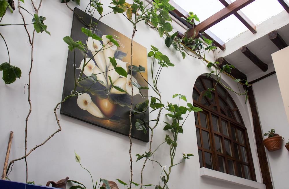 Kituandes Hotel Quito Buitenkant foto