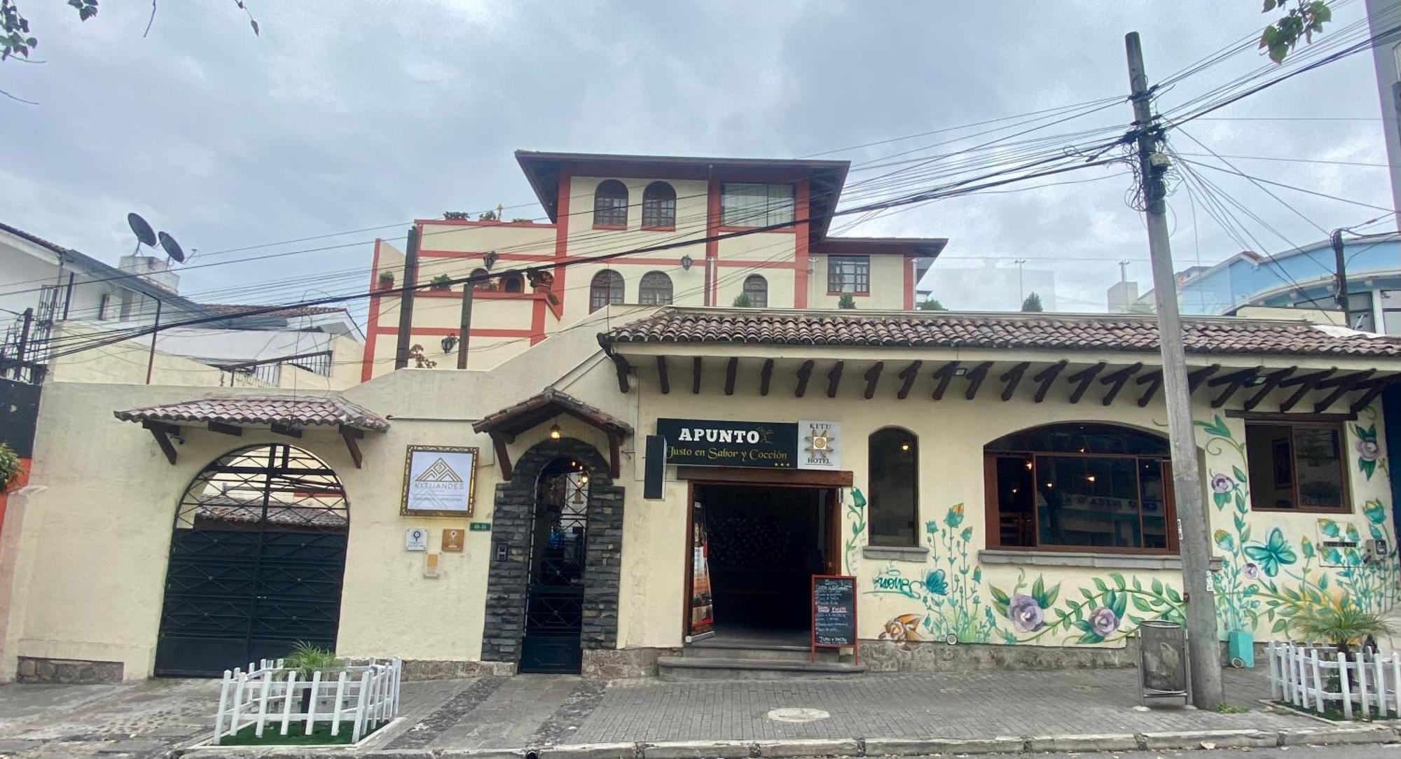 Kituandes Hotel Quito Buitenkant foto