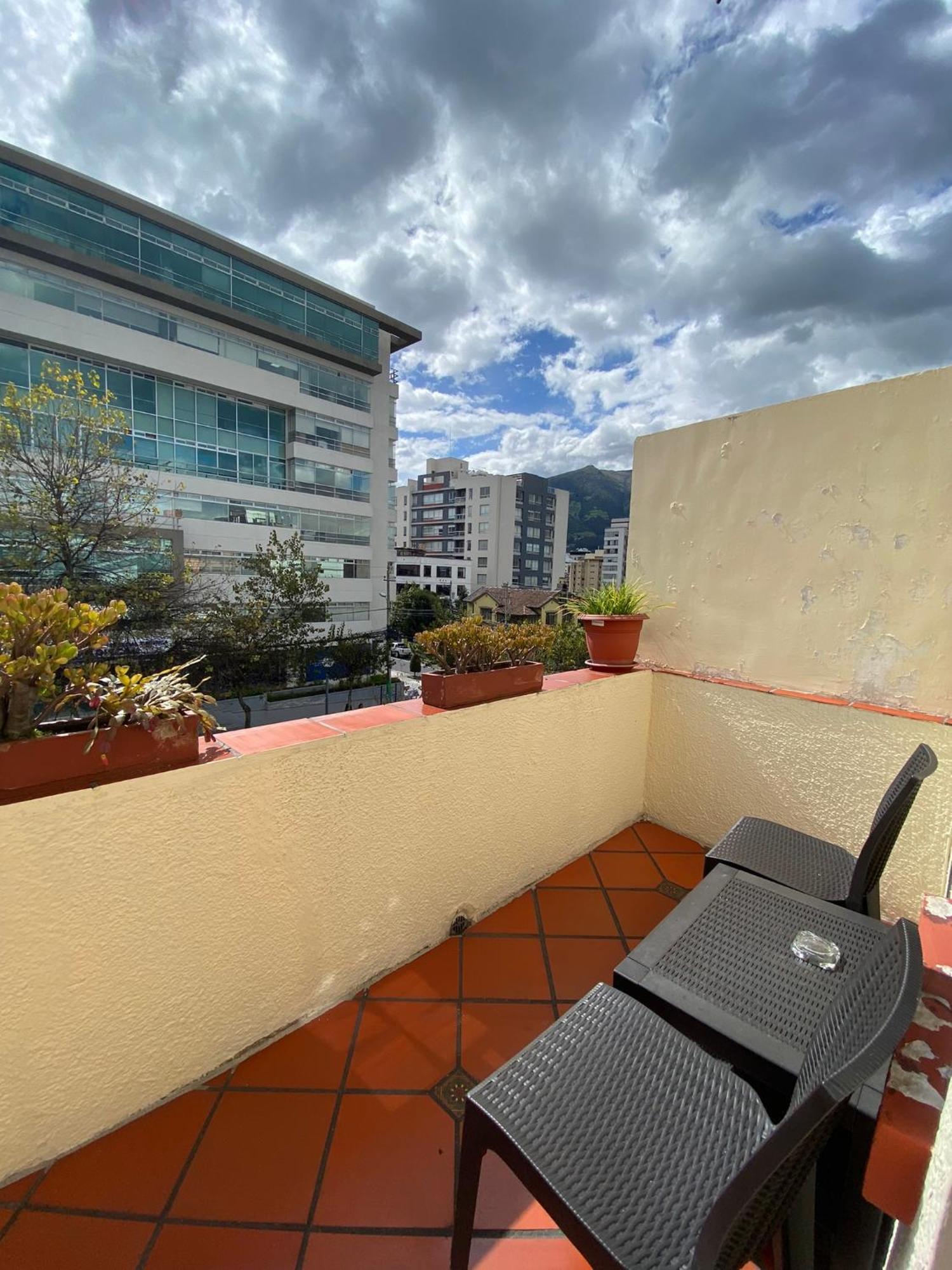 Kituandes Hotel Quito Buitenkant foto