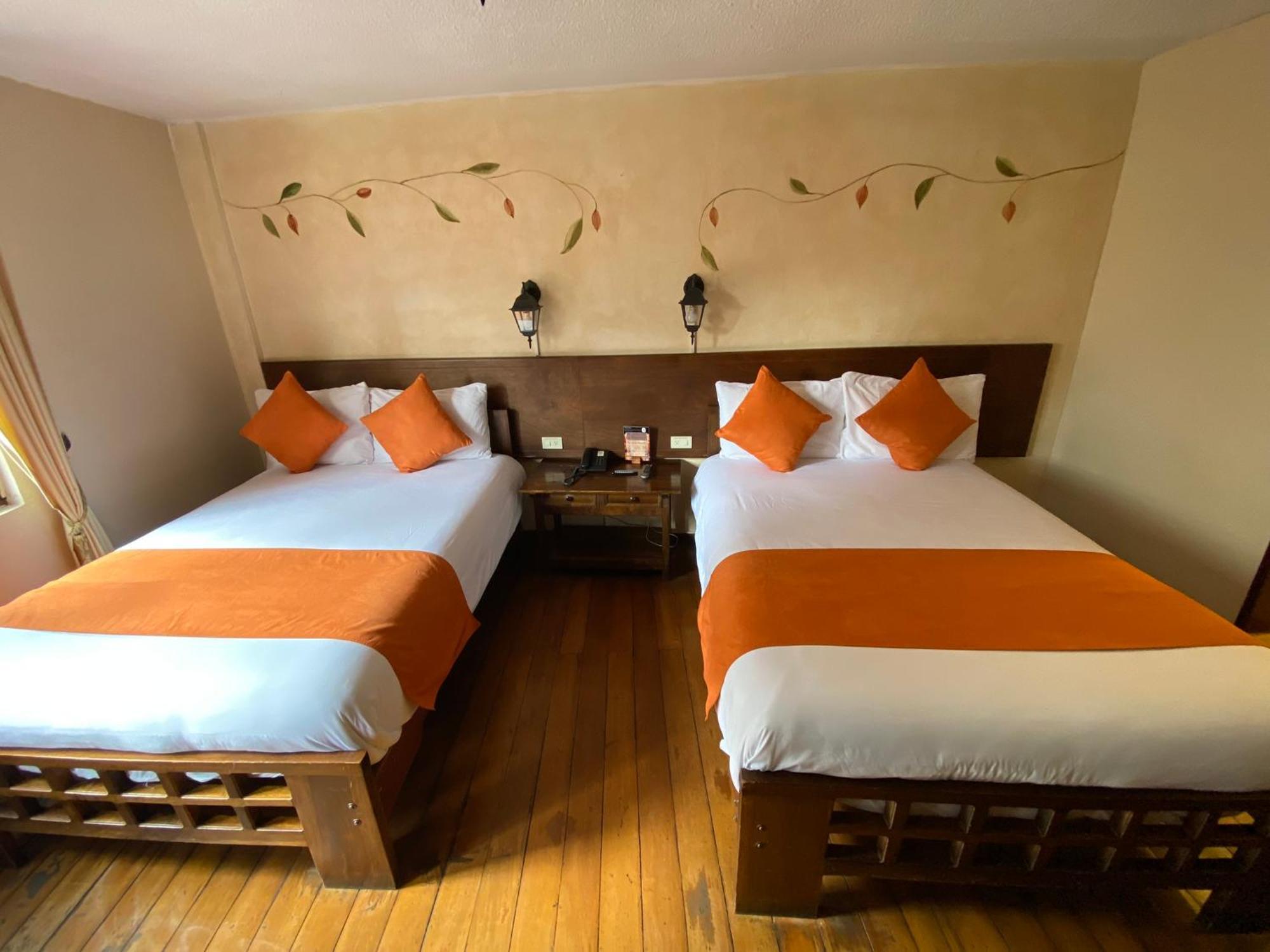 Kituandes Hotel Quito Buitenkant foto